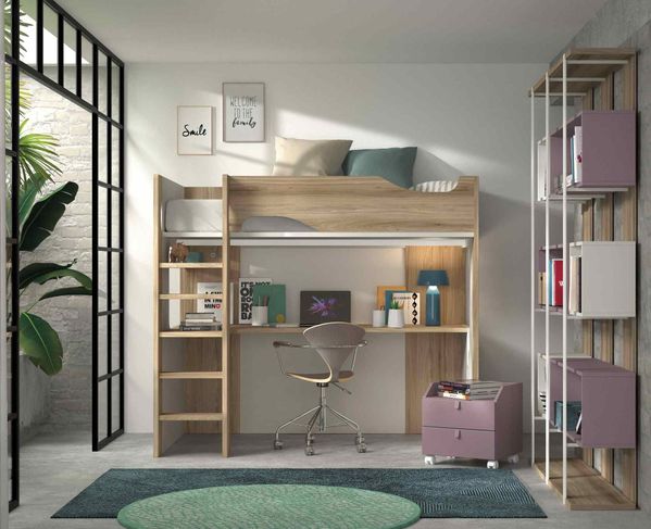 dormitorio con cama escritorio