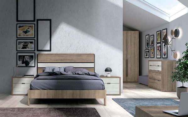 dormitorio con cama de matrimonio