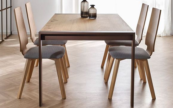 mesa y sillas